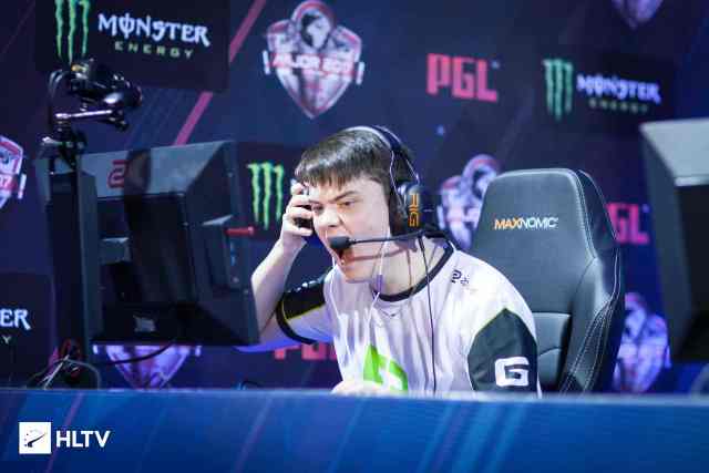 对裁判判罚 对裁判判罚