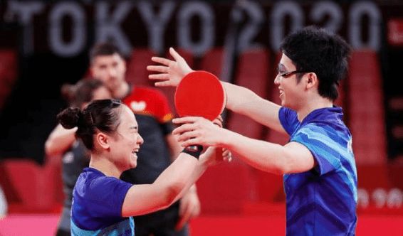 禁区二点吃 禁区二点吃