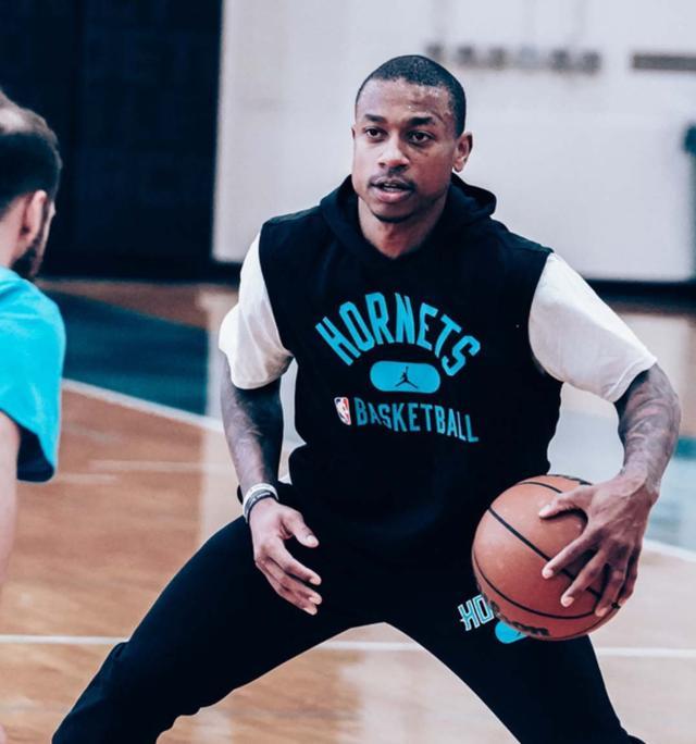 进行自然嵌 进行自然嵌